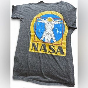 NASA Vitruvian astronaut graphic Dark Gray Crew Neck Short Sleeved Tee Size S